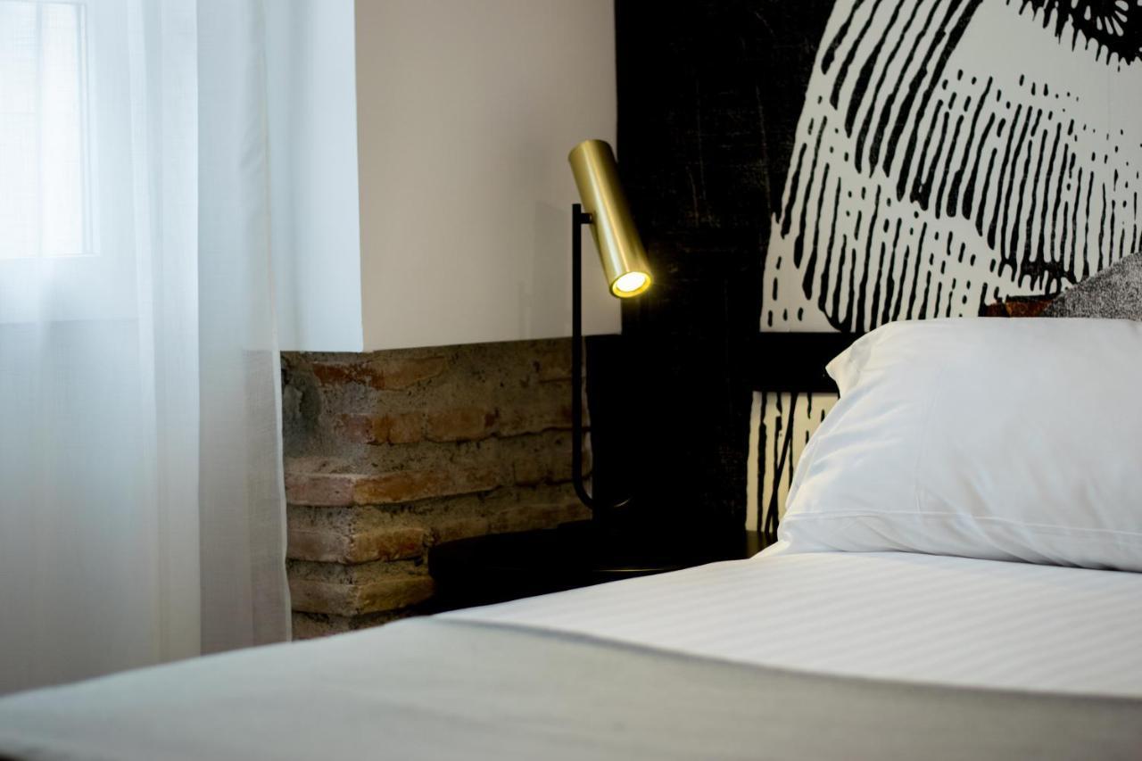 Standard Family Room,1204048933:JPEG