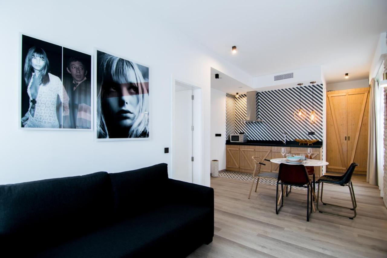 Deluxe Family Room,1537271470:JPEG